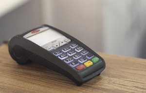 Experts advise: Beware of card payments during the holidays
