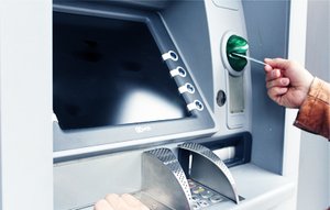 V. Palečka o útokoch hackerov na bankomaty